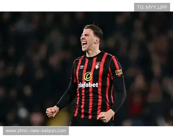 伯恩茅斯索兰克的无球跑动非常积极