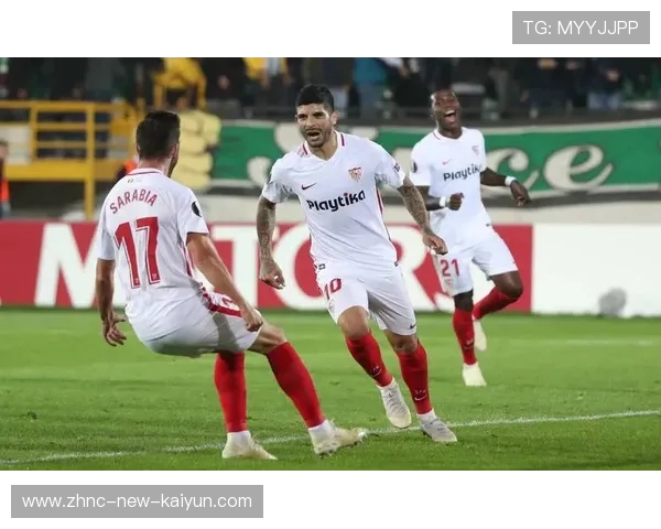 塞维利亚多点进攻让对手顾头不顾尾——战术解码与训练启示